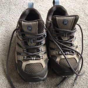 Merrill Women's Size 5 Hiking Shoes